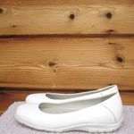 Womens White Slip Resistant Work Shoes Dress Flats White Size 8 Photo 4