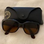 Ray-Ban Sunglasses Photo 0