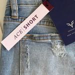 Vigoss NWT light wash distressed Jean shorts size 24 Photo 6