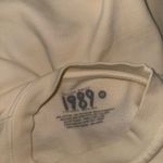 Taylor Swift Authentic  1989 Crew Neck Womens Medium Vault Photo Sweatshirt NWOT Photo 1