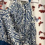 Ann Taylor  100% silk Patterned sleeveless Blouse Photo 2