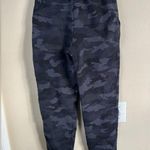 Lululemon Scuba High-Rise Jogger Photo 3