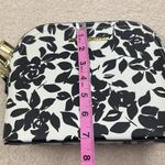 Steve Madden : Black and White Floral Cross Body Photo 9