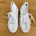Vans  - Hi Top Sneakers in White Photo 3