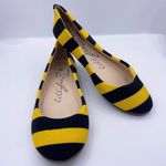 The Comfy Lillybee U striped black/yellow casual flats women’s Size 6 Photo 5
