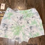 secret treasures  tie dye Shorts with Drawstring Waist size large new with tags Photo 3