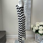 Forever 21  Black and White Chevron Dress Size M Photo 7