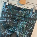 Lululemon  Run: Top Speed Crop *Full-On Luxtreme
Floral Backdrop Blue Denim Multi Photo 11