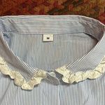 DAINTY BLUE PINSTRIPE LACE TRIM BUTTON UP COLLARED BLOUSE Size M Photo 3