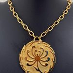 Trifari Vintage  Gold-tone Large Medallion Chrysanthemum Flower Pendant Necklace Photo 9