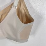 Honeylove Shapewear Bra Womens Medium Nude Beige Supportive Wireless Size 1X White Photo 3