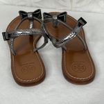 Tory Burch  Bryn Silver‎ Pave Bow Thong Sandal SIze 7.5 Photo 5