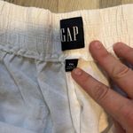 Gap Linen Short NWT size XXL, side pockets, back pockets, stretchy back, length from top to bottom is 21,waist is 15 Photo 3