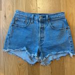 Levi's Levi’s 501 Cutoffs Denim Shorts Medium Wash Frayed Edge 26 Photo 1