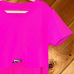 HIIT crop top cut out front neon pink Size M Photo 5
