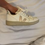 VEJA  V-10 Sneakers Photo 2
