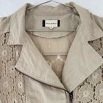 Fifty Street Y2K Beige Floral Lace Cropped Asymmetric Cropped Sleeveless Top by Photo 2