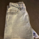 Cotton On  Mom Jean High Rise Light Wash Blue Jean Shorts Frayed Hem Casual Photo 6