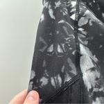 Lululemon Sun Runner Crop Leggings in Dusk Dye White Black Size 6 Photo 6