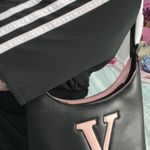 Letter V Fashion Bag Black Photo 9