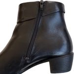 Ecco EUC  Leather Ankle Boots Black Size 8 - 8.5 Photo 3