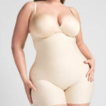 SKIMS $80 NWT  BODY CORE SCULPT HIGH-WAISTED SHORTS SZ M Photo 0