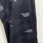 Athleta Black Gray Camo Contender 7/8 Tights Powerlifting Leggings Size M Photo 11