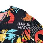 Disney  The Lion King Women’s Sz M Scrub Top Black Hakuna Matata Simba Pumba Photo 3