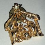Gold Tone Vintage Nativity Scene Brooch Photo 0