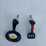 NEW fashion earrings fried egg in pan & spoon Photo 4