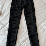 Vuori Daily Yoga Leggings Photo 2