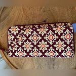 Vera Bradley Vera Bradley Personal Travel Organizer Wallet in "Medallion-2006" Photo 3