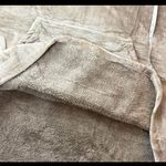 REDESS Blanket Sweatshirt Tan Size undefined Photo 5