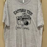 Delta women’s tee Photo 0