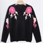 Black Floral V Photo 3