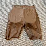 SKIMS  Body BUTT ENHANCING PADDED SHORT Photo 1