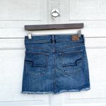 American Eagle  Women’s Skirt Blue Denim Jean Distressed Frayed Hem Size 6 Photo 2