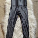 Carbon 38  High-Rise Takara Shine 7/8 Leggings Photo 9