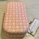 Cupcakes and Cashmere From Anthropologie | Jewelry Box W/ Zipper | Daisies Photo 6