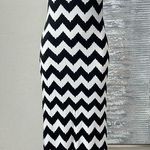 Forever 21  Black and White Chevron Dress Size M Photo 0