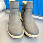 Khombu  Sarah Boots Women's Gray Ankle Boot Bootie Photo 1