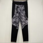 Lou & grey Black Gray Etchblock Patterned Leggings Photo 38