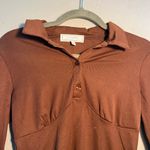 No Comment Brown Fitted Long Sleeve Button Down Shirt SZ S 1/4 Button Y2K Petite Tee Photo 3