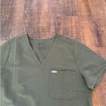 FIGS  Moss Green Catarina One-Pocket Scrub Top Size XL Photo 2