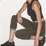 Lululemon Time To Sweat Crop 23" in Dark Olive Size 4 W6AWSS Photo 11