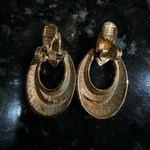 Vintage Monet Brushed Gold Tone‎ Door Knocker Oval Hoop Dangle Clip Earrings Photo 2