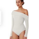 NWT Reoria Off White Long Sleeve Off The Shoulder Bodysuit Photo 5