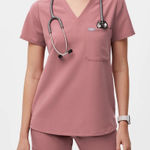 FIGS  Catarina One Pocket Scrub Top Mauve Size Small Photo 0