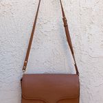 Valentino Garavani Valentino women’s tan leather flap shoulder bag Photo 4