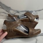 Aetrex  Wmns Taupe Leather Ariel Wedge Sandals Sz 40 Sz 9-9.5 Comfort Minimalist Photo 4